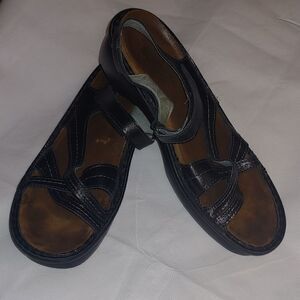 Naot Paris Sandal Size 41. Gently worn. Black.